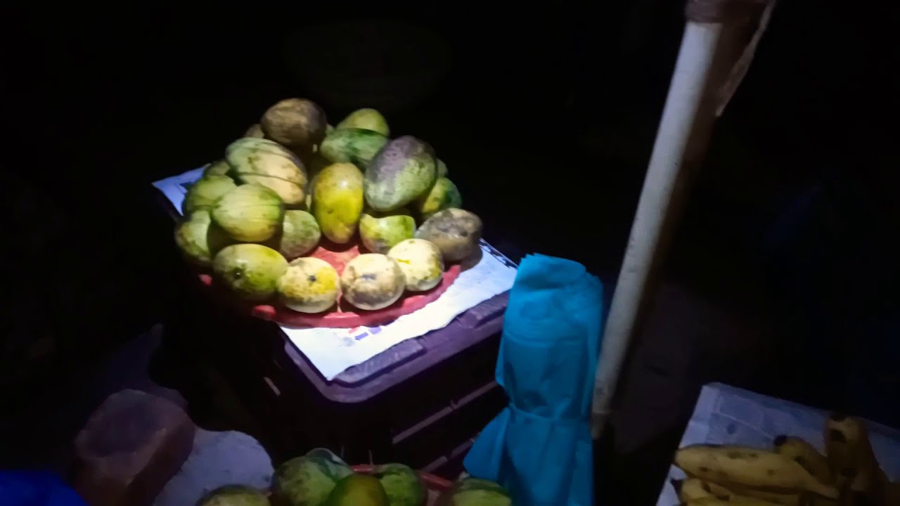 Bengali Sell mangoes Footpath shop Delicious mango Bangladesh village ...