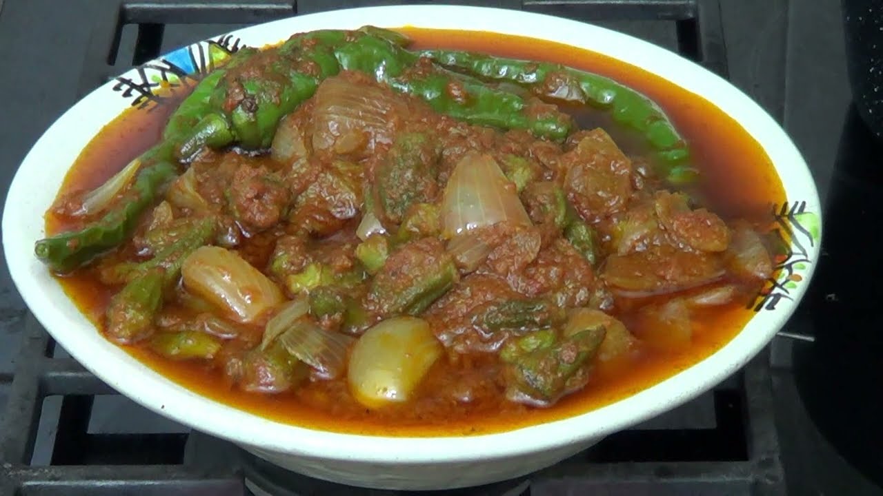 Ragout de gombos à la viande de veau et tomate fraîche مرقة قناوية بلحم البقر والطماطم الطازجة