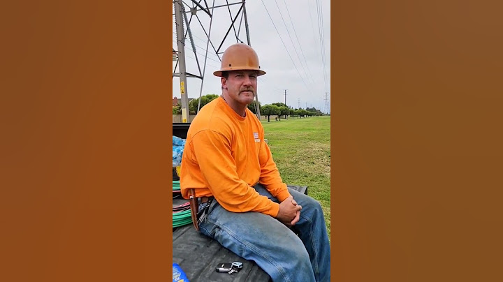 How Much Do Cell Tower Technicians Make?