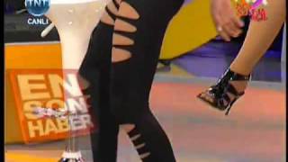 Açil Susam Açil'da Cemre'den Seksi Dans Açil Susam Açil'da Cemre'den Seksi Dans