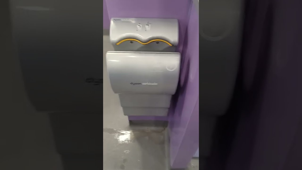 Dyson Airblade AB01 hand dryer, Gunwharf 🚹, Portsmouth Harbour - YouTube