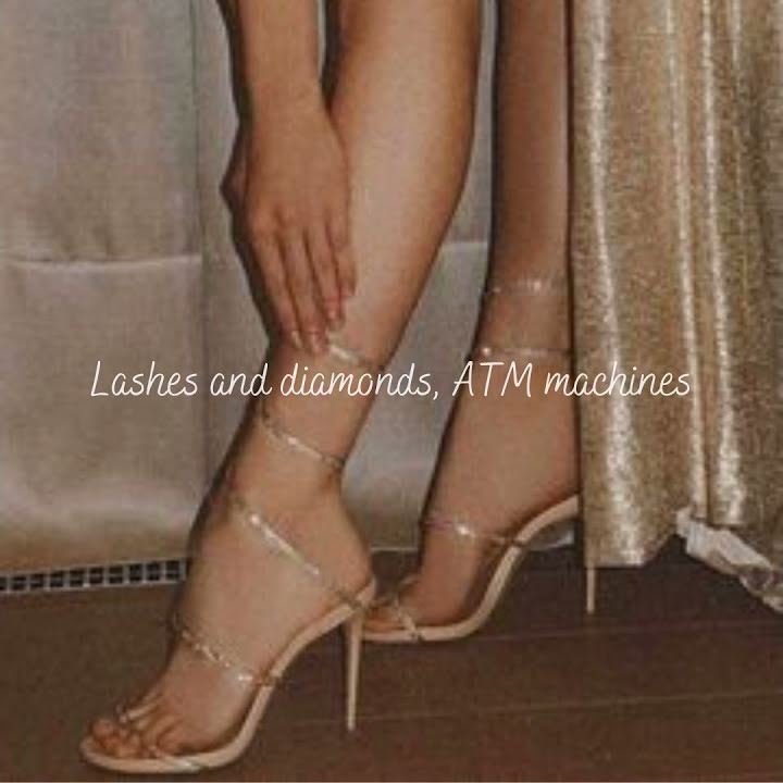 Ariana Grande - 7 Rings (Lyrics, chorus)