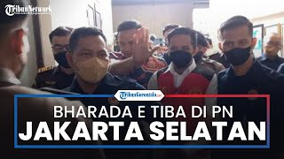 Didampingi LPSK, Bharada Richard Eliezer Tiba di PN Jakarta Selatan untuk Jalani Sidang Perdana Didampingi LPSK, Bharada Richard Eliezer Tiba di PN Jakarta Selatan untuk Jalani Sidang Perdana