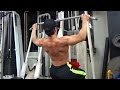 ラットプルダウンのフォーム|広背筋を効果的に効かせるやり方