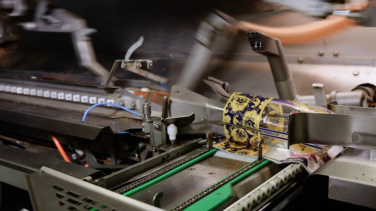 GHD Hartmann. Selectra 50 + GBK 420. Упаковка половинок формового хлеба.