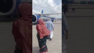 “Flight ke Neeche Khade Hokar 😳 | Real Experience Video”#shorts