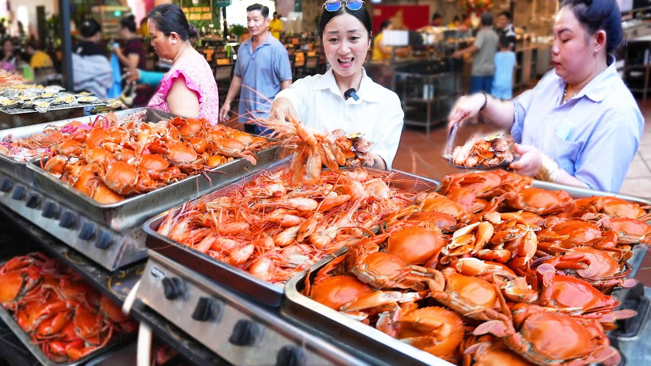 Kinh ngạc buffet đẳng cấp heo quay sữa nguyên con hơn 150 món cua tôm càng sống, ngon rẻ Sài Gòn