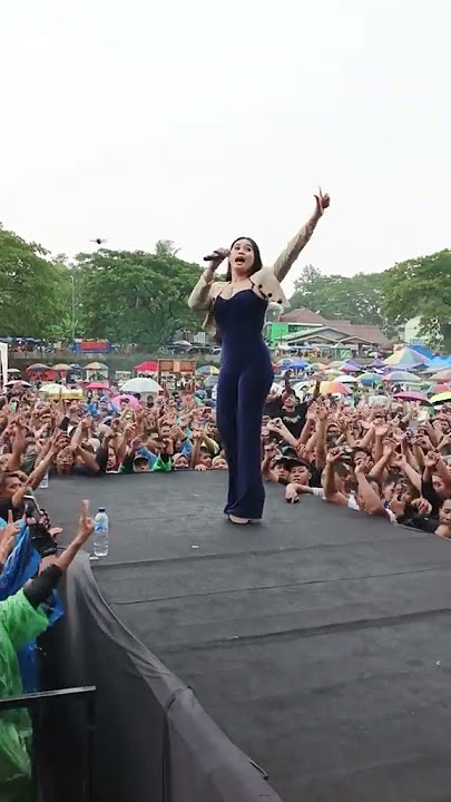 terus nggo OPO aku ngancani... Mieke Yolanda terbaru hot 🔥 fokus dadanya
