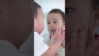 Meow Mee Gives Kisses tumawin malinonheir meowmee