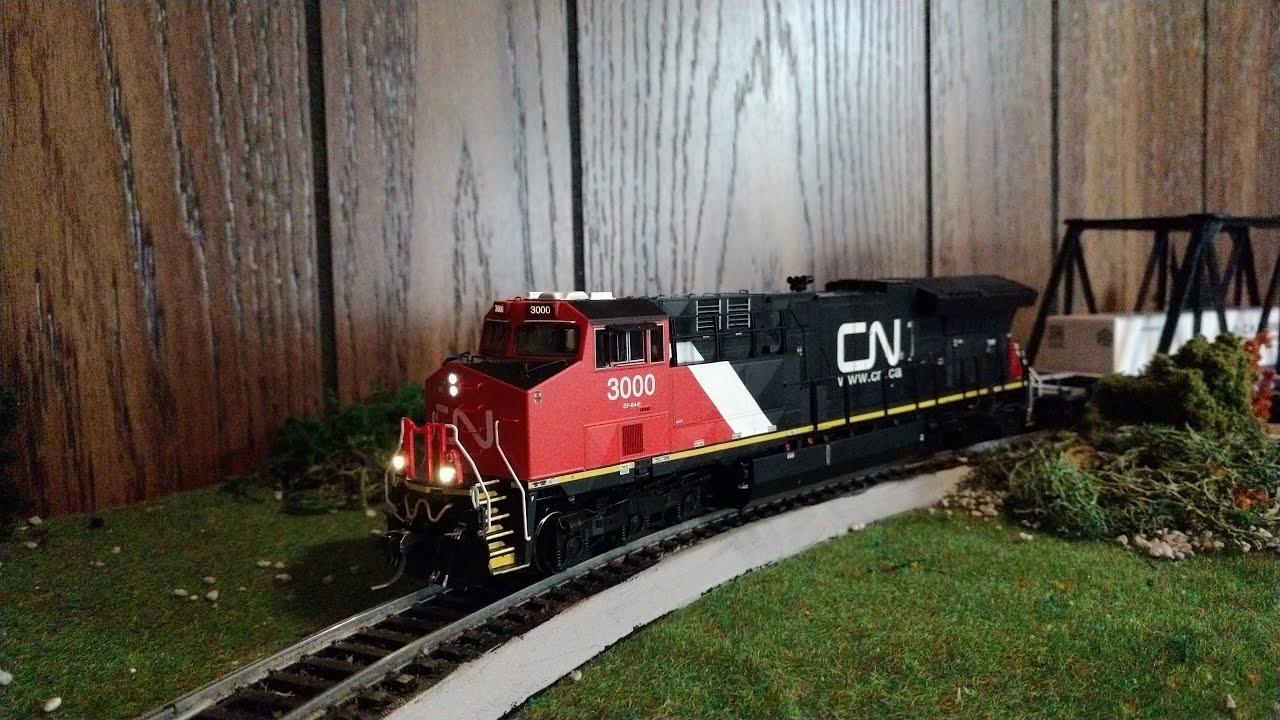 Ho Scale Intermountain CN ET44AC Review