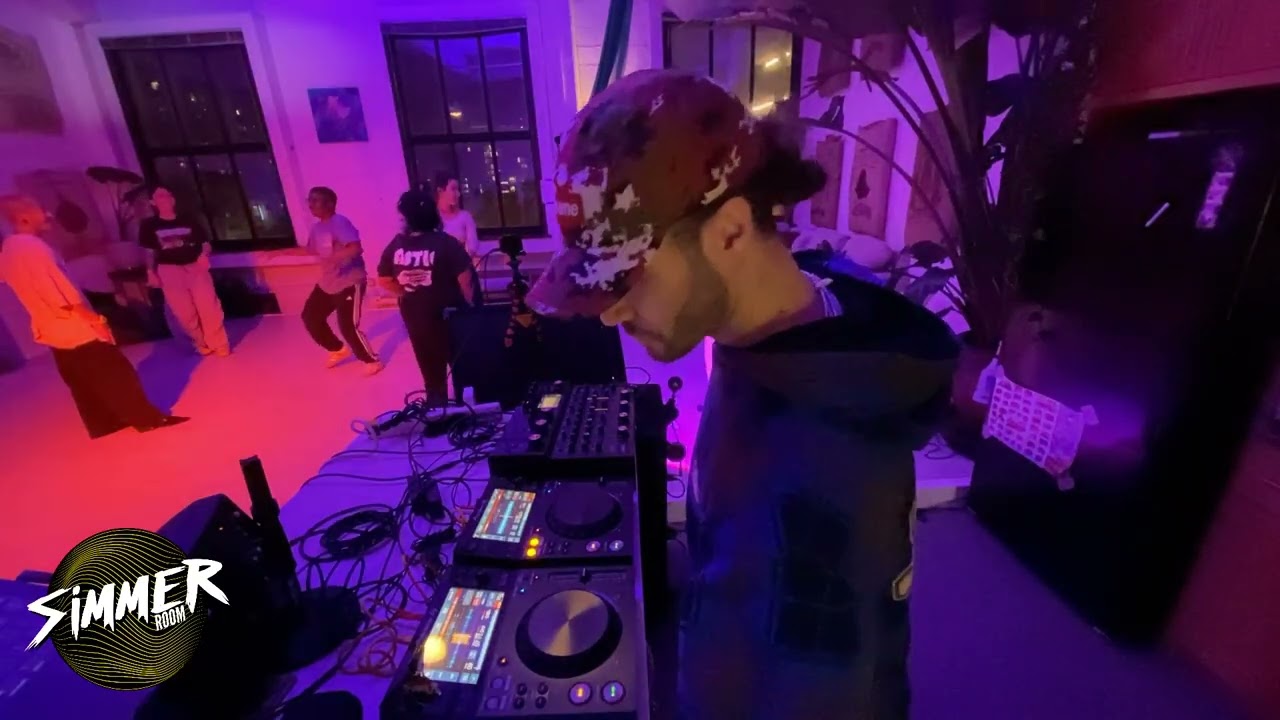 Deep House + Oakland Energy = This | Simmer Room 