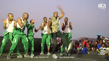 Full performance kaBahubhe eShowe embongolwane ngeSonto emcimbini wokuklomelisa amagoso