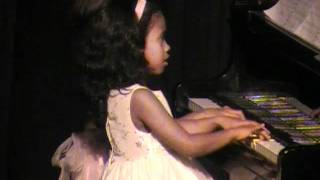 Anagi Gunasekera & Tharini Perera Playing Edelweiss