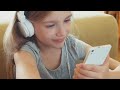 How to Keep Kids Busy on an Airplane