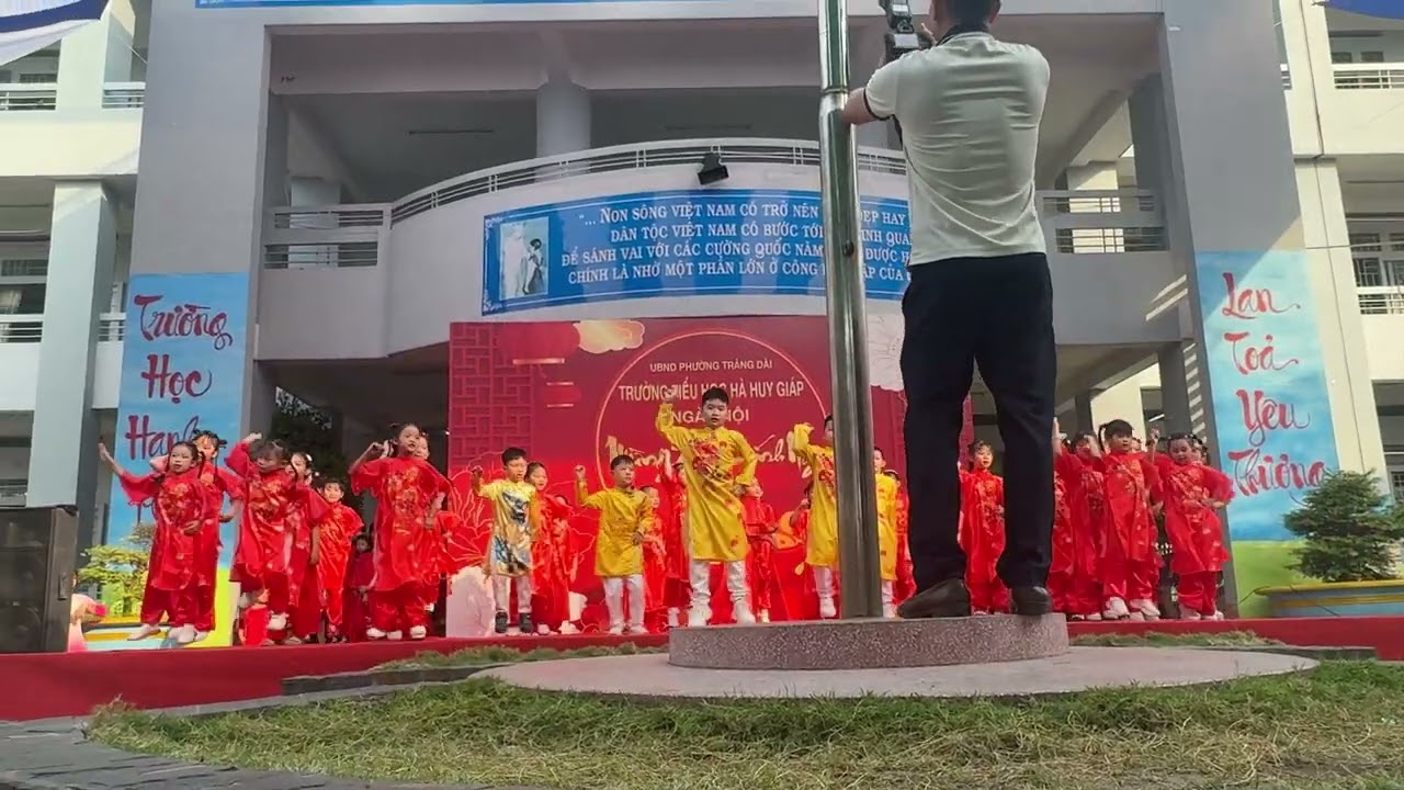 Nhảy Một năm mới bình an - Khối 1 Trường TH Hà Huy Giáp - Đồng Nai