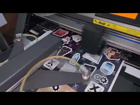 Контурне різання наклейок (тільки опт від 100шт.) з гарантією якості та швидким друком, видео 1