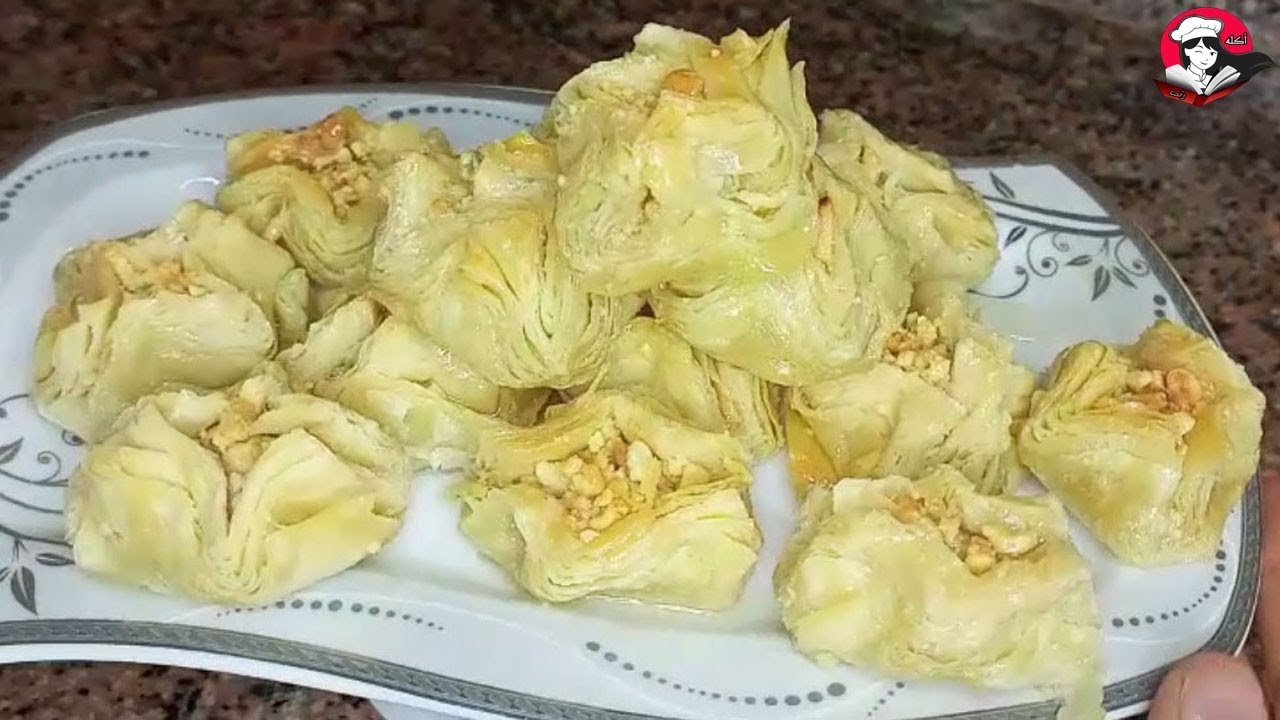 البقلاوة البيضاء الأصلية بطريقة المحلات | بقلاوة تاج الملكة | عش البقج بدون عجينة جلاش وسر توريقتها