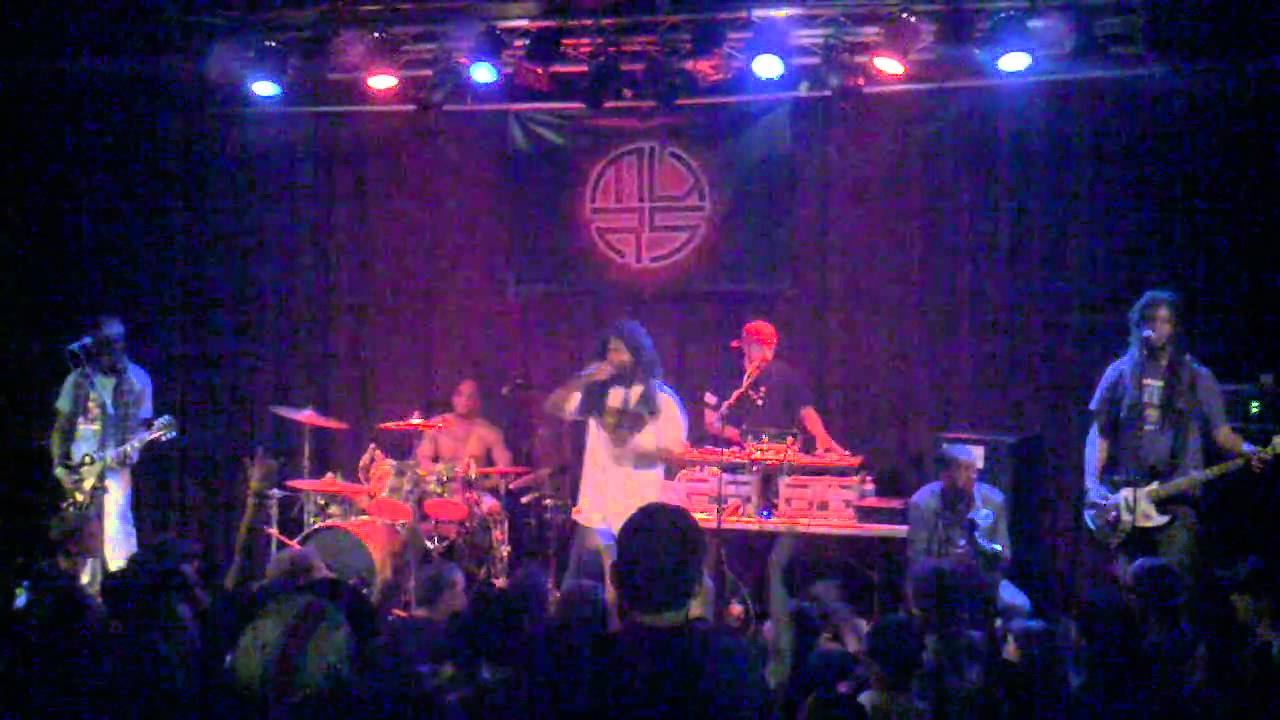 Murs and Whole Weat Bread - Walk Like An Egyptian