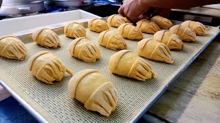 Squid Shape Cheese Bread - Korean Street Food \/ 쌀로만든 치즈 오징어빵