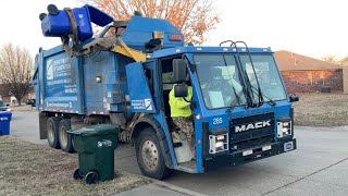 Mack LR/ Heil DuraPack Python ASL Garbage Truck on Evening Recycle - City of Conway 285