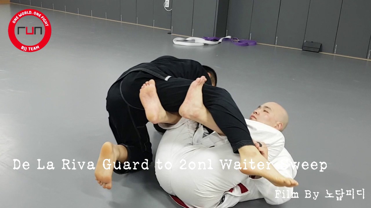 run bjj tech De La Riva Guard to 2on1 Waiter Sweep - YouTube