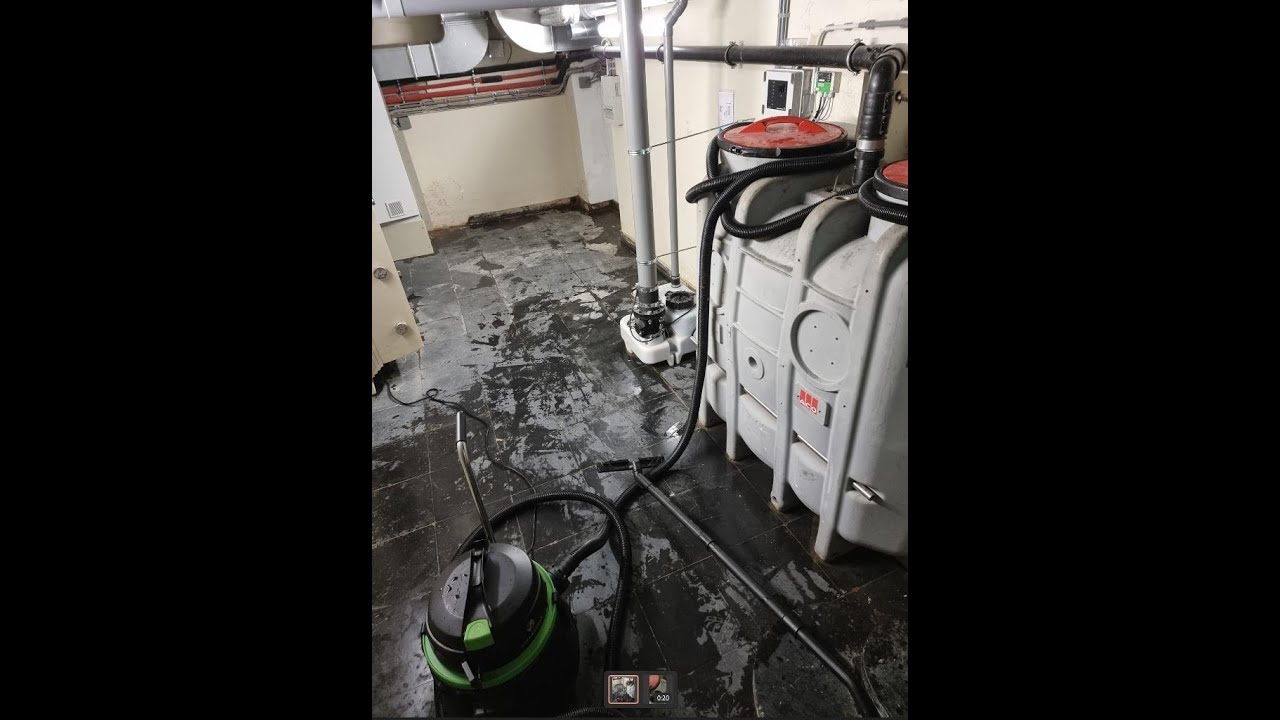 water overlast overstroming kelder boot leeg pompen Hozen Eibenstock Pompzuiger 14.000 liter/u.