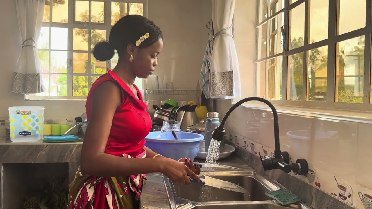 Adoyo Afrique's Kitchen Rhythm: The Sound of the Sink and Authentic Life