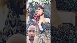 Dula Ko Gaali Dete Hui.