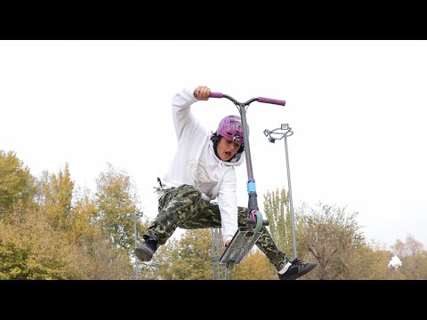 Video: Palace Skateboards-ը և Rapha-ն համագործակցում են կրթության համար առաջին հանդերձանքը Giro d'Italia-ում