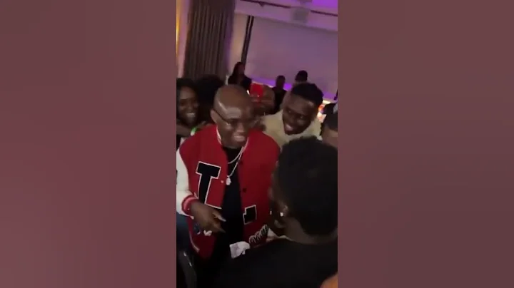 Controversial UK based Nigerian Pastor, Tobi Adeboyega gives Davido bundles of Pounds as he performs