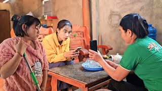 Download Lagu Tuyet asked and knew the news of her parents, Thu was also very sad and felt sorry for her. MP3