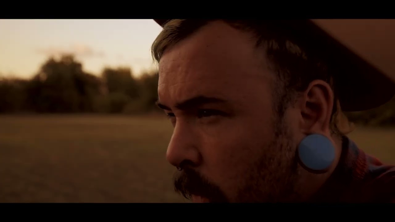 Guarda "Braindead" A Mixtape Catastrophe (Official Music Video) su YouTube Guarda "Braindead" A Mixtape Catastrophe (Official Music Video) su YouTube