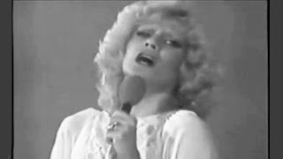 Video thumbnail of "Mirla Castellanos - "Porque El Amor Se Va" (1978) @enzo_gd"