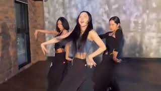 Viviz Rum Pum Pum Demo Choreography Mirrored