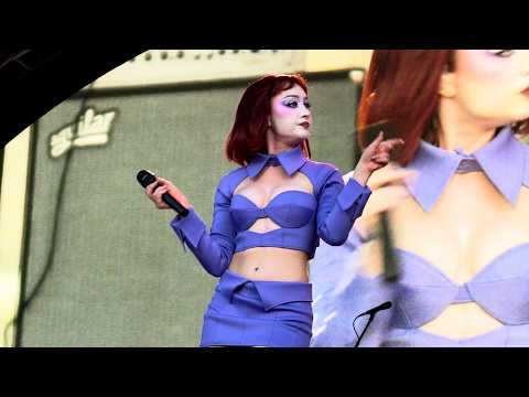 Chappell Roan - Red Wine Supernova (Live at Daisy Chain Fields 2026) | 4K60 Barricade Pit Viewing