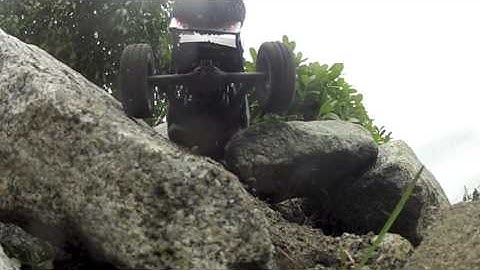 Vaterra Twin Hammers + Bashing = Bitchen! Warning, Watching, you will want one.