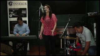 TU EL PRIMERO - Janine (Sesión Natural)