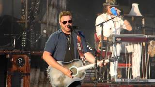 Randy Houser "Goodnight Kiss" Clip Bonner Springs KS 6/19/15