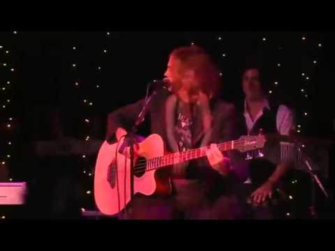Selena Gomez   Tell Me Something I Don't Know Live Unicef Performance 102610)