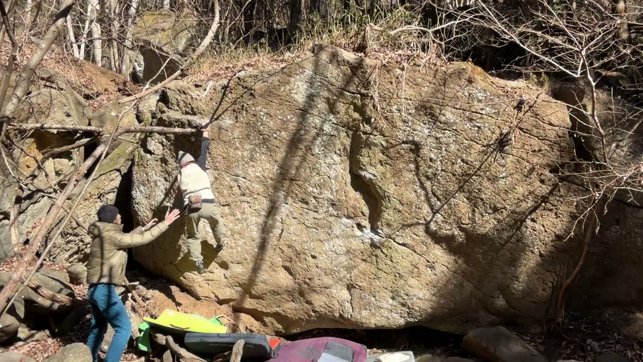 兜山ボルダー　西エリア　ちんすこう岩　ナイトグルーブ　初段　2026/1/10