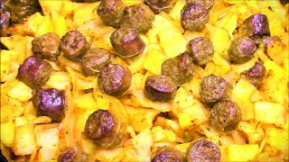 Как приготовить картошку с капустой и колбасками в духовке просто, быстро и очень вкусно. Как приготовить картошку с капустой и колбасками в духовке просто, быстро и очень вкусно.