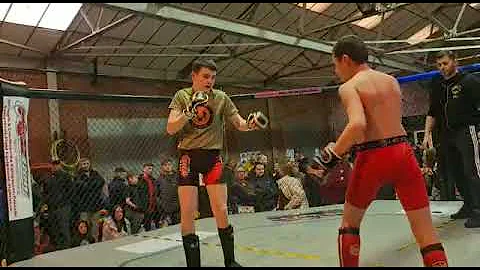 Olly sutton , fight ikon interclub