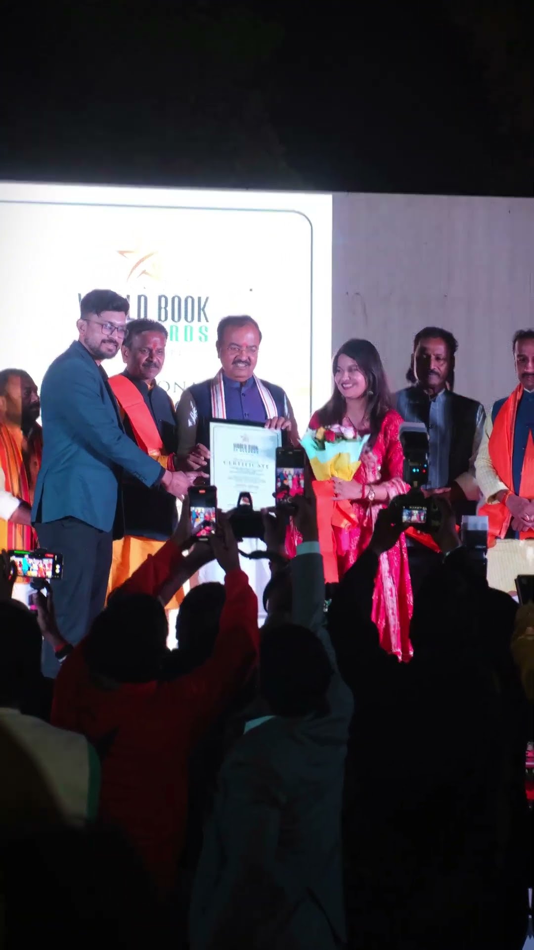 महाकुम्भ में वर्ल्ड रिकॉर्ड बनाने का सौभाग्य ? #shorts #artistshikhasharma #worldrecord