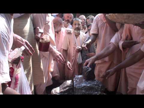 Govardhana-puja and the Annakuta-mahotsa...  2009