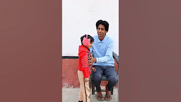 Beti ko papa ke hath se pehnne hai father and daughter love #shorts #viral #papa #winter