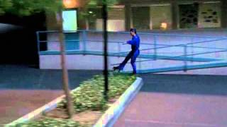 Malcolm in the Middle S01E09 We are the Champions Rollerskate Dance