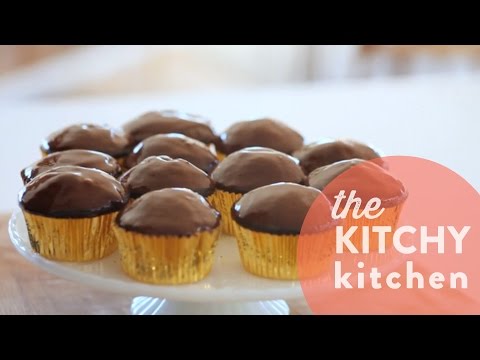 Mexican Hot Chocolate Cupcakes // Living Deliciously