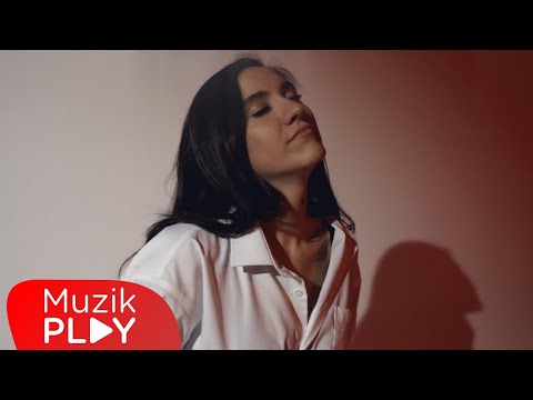 Ece Barak - Kaybeden (Official Video)