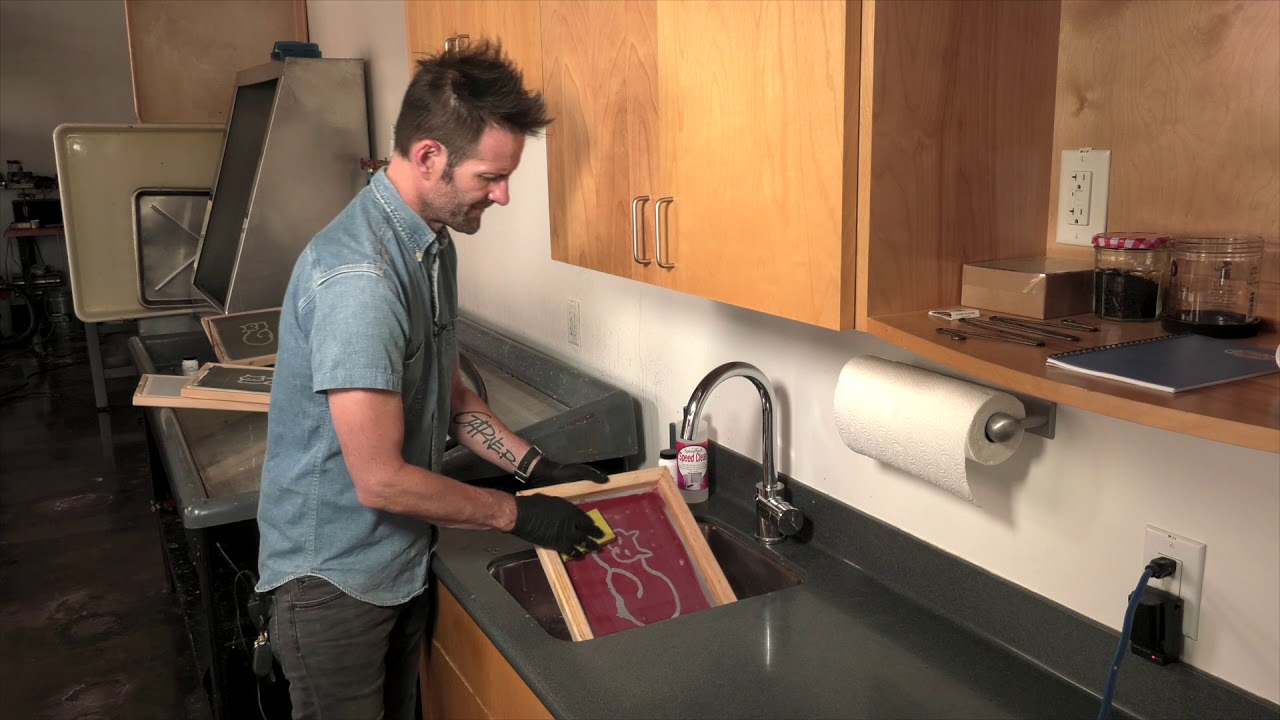 Removing Speedball Screen Filler - Drawing Fluid & Screen Filler Method (Part 7 of 8)