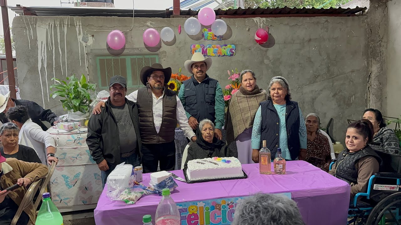 Cumpleaños de doña Lupe Trojes Valparaíso